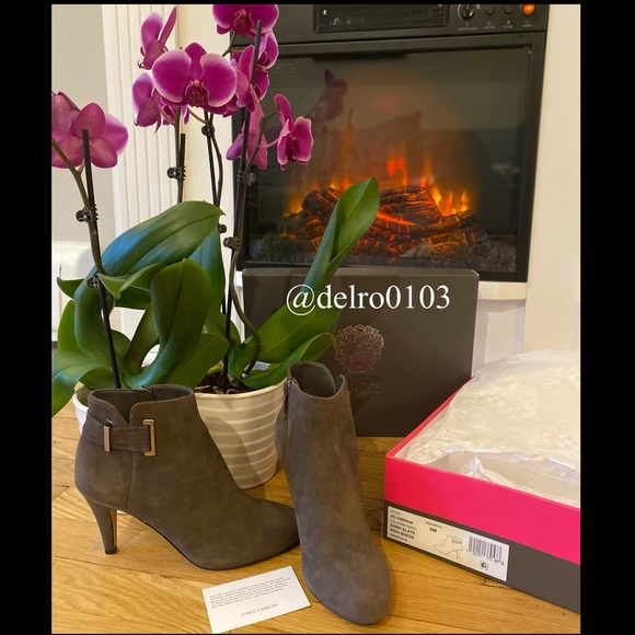 Vince Camuto Vinisha Bootie - Picture 1 of 8